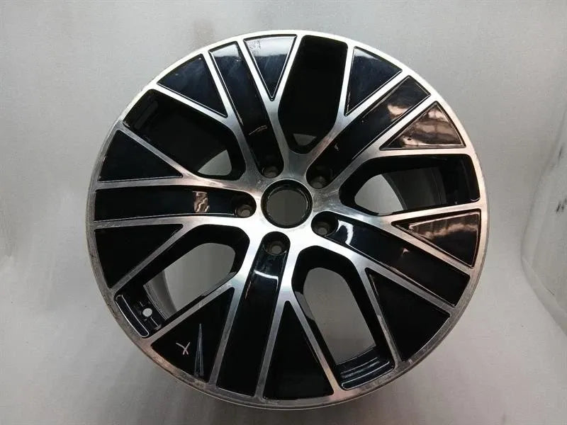 Porsche Taycan 9J Alloy Wheel 9J1601025K Alloy Wheel 11Jx20 ET60 AERO