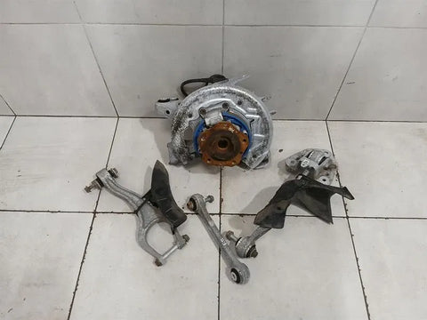 Porsche 911 991 Right Rear Hub 99133111233 Wheel Bearing Housing Rear Right SET