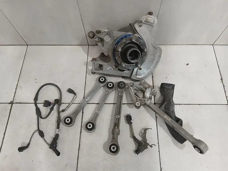 Porsche 911 991 GT3RS Mk1 Left Rear Hub 99133161108 Wheel Bearing Housing Rear Left