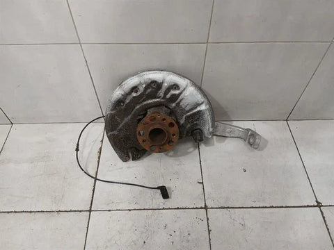 Mercedes C Class W205 Left Front Hub A2053325100 Wheel Bearing Housing Front Left