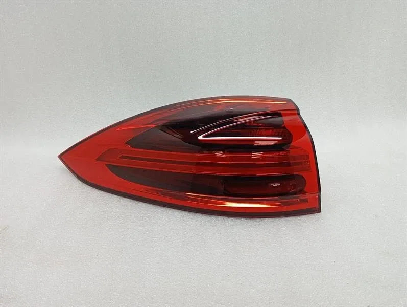 Porsche Cayenne 958 92A left rear light 7P5945207G tail light rear left