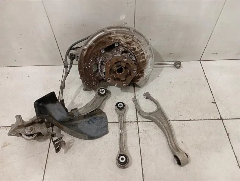 Porsche 911 992 Right Rear Hub 992505052BY Wheel Bearing Housing Rear Right SET