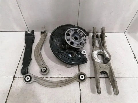 Mercedes E Class W238 Right Rear Hub A2133503205 Wheel Bearing Housing Rear Right