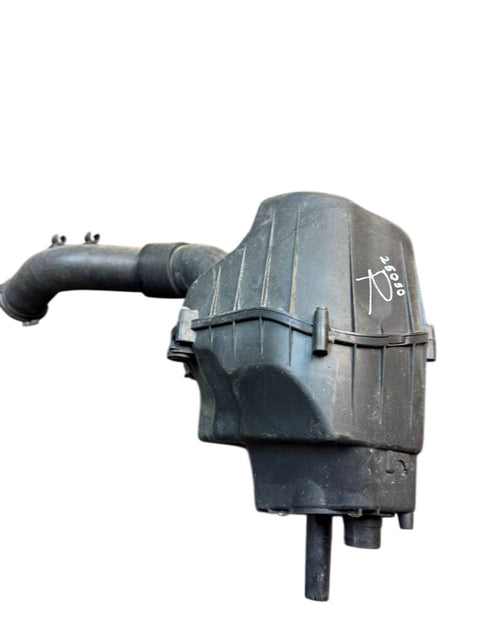 4H0133824L Air Cleaner (filter box) AUDI A8 (4H) (2009-2017)