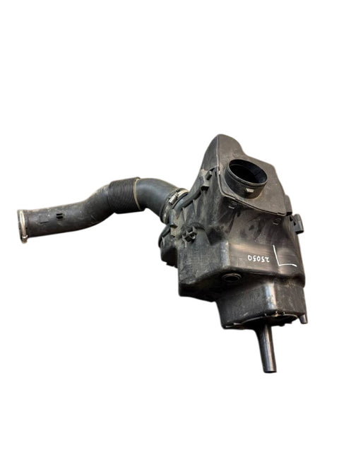 4H0133823J Air Cleaner (filter box) AUDI A8 (4H) (2009-2017)