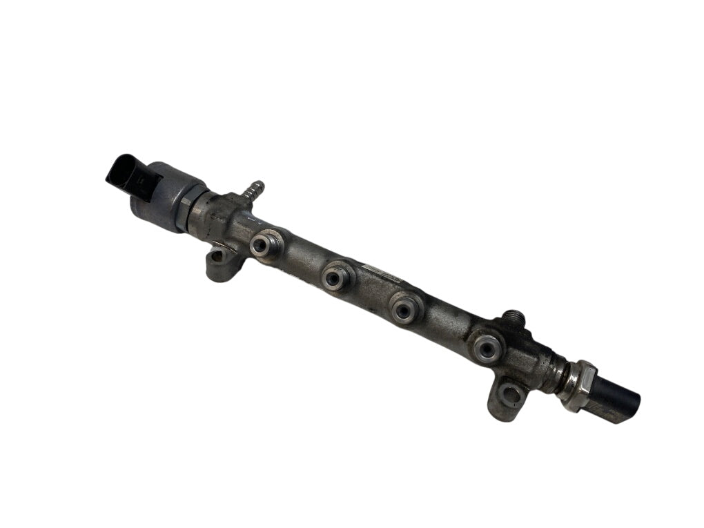 05L130089 Fuel Distributor / fuel rail VW PASSAT B8 (3G) / ALLTRACK (2014-2023)