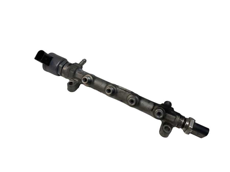 05L130089 Fuel Distributor / fuel rail VW PASSAT B8 (3G) / ALLTRACK (2014-2023)