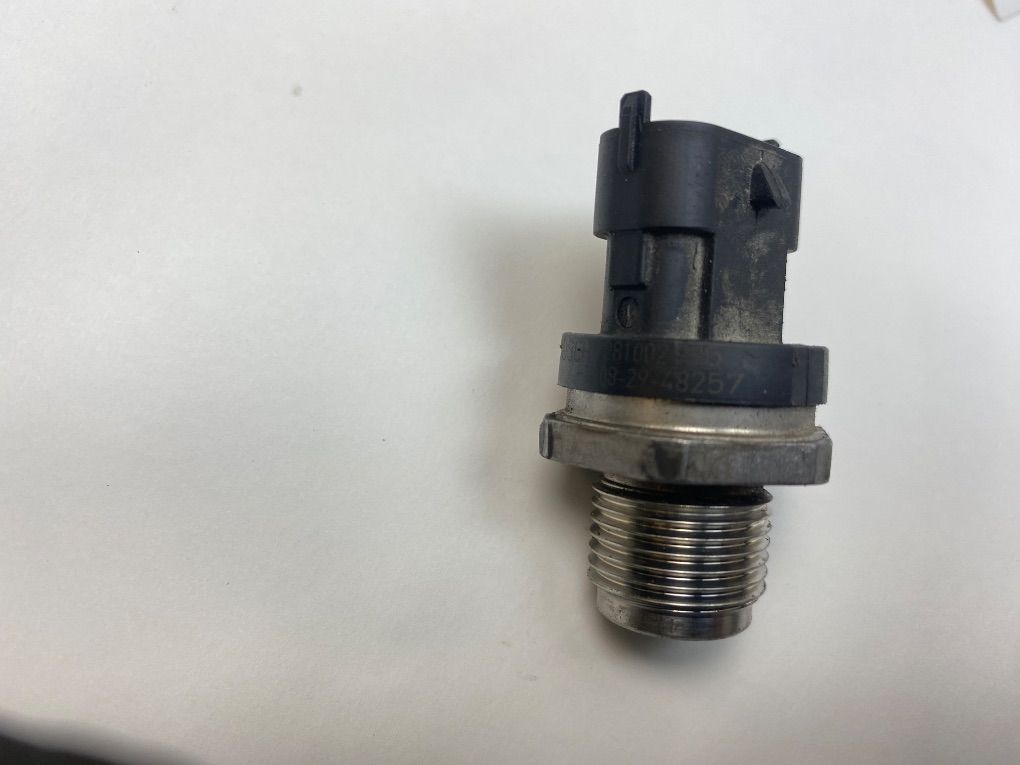 0281002995 0281002990 Fuel pressure regulator set VOLVO XC60 I (2008-2017)