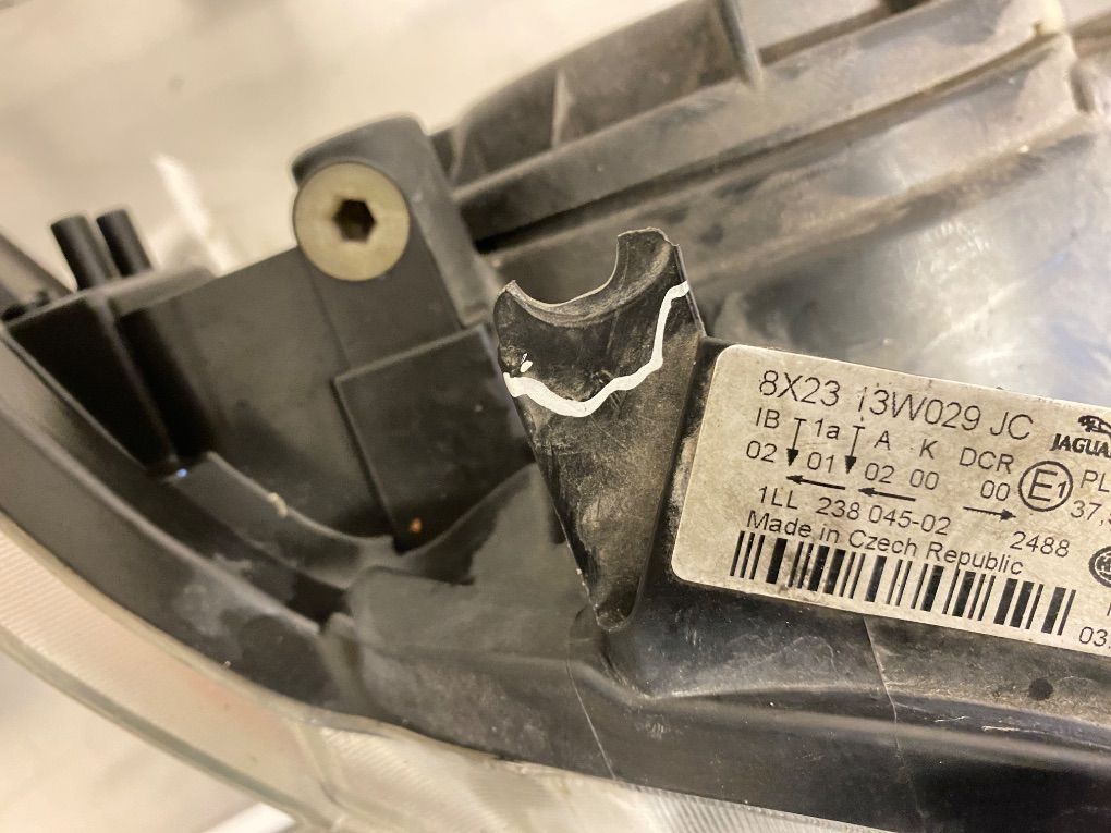 C2Z30853 Headlight right JAGUAR XF (X250, CC9) (2008-2015)