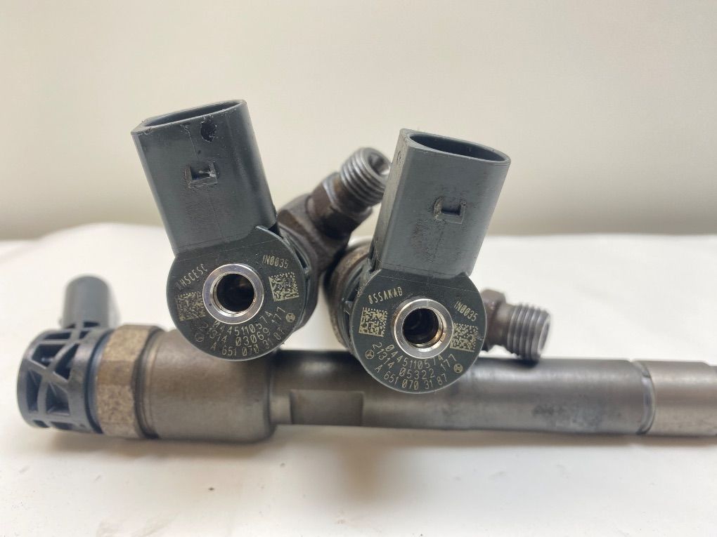 0445110573 0445110574 0986435286 Fuel injector set MERCEDES-BENZ VITO / V-CLASS (W447) (2014-)