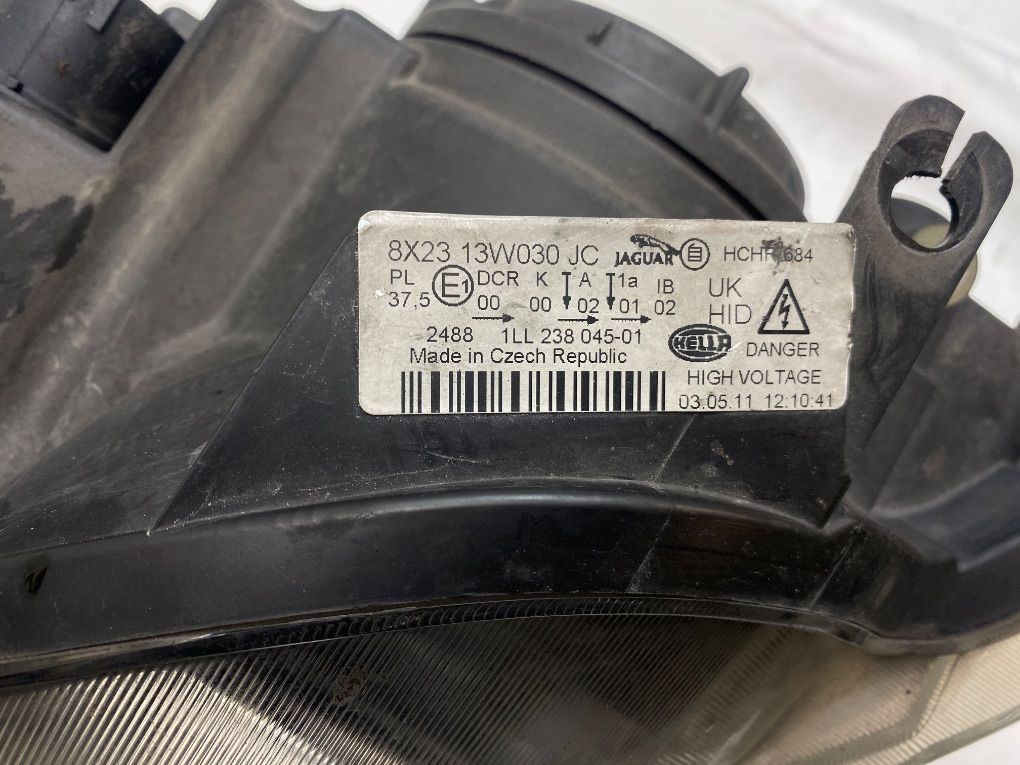 C2Z30862 Headlight left JAGUAR XF (X250, CC9) (2008-2015)