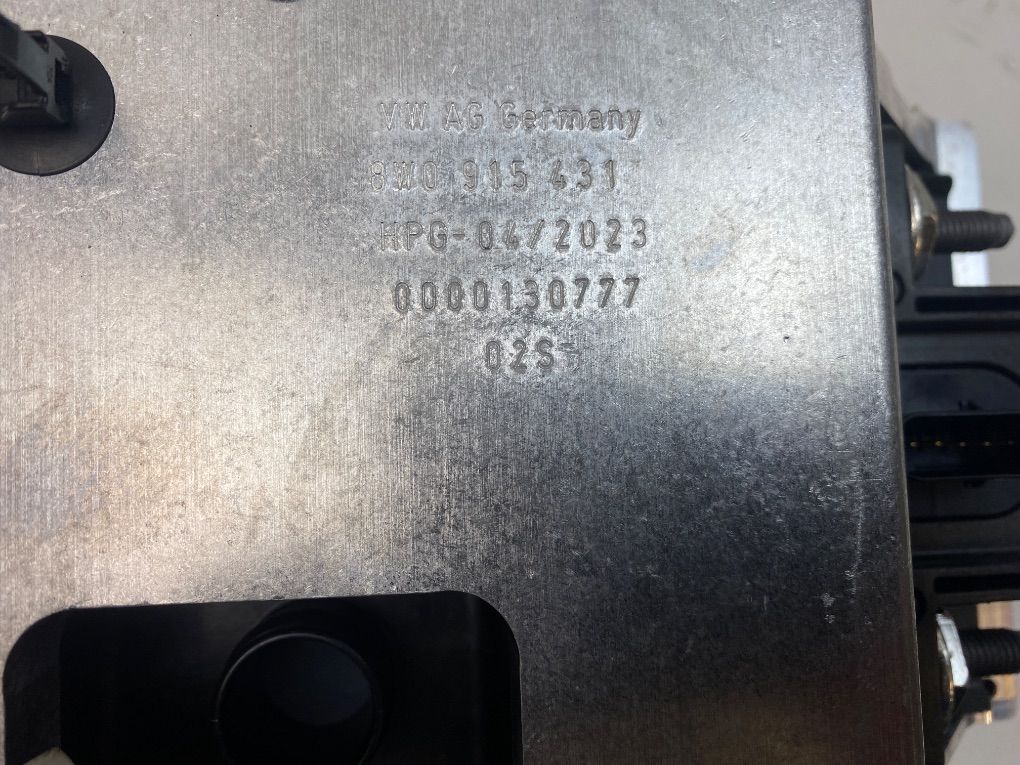8W0915101A High voltage battery (EV, Hybrid) AUDI A5 (B9, F5) (2016-)
