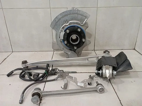 Porsche Cayman 718 GT4RS Right Rear Hub 982505436D Wheel Bearing Housing Rear Right
