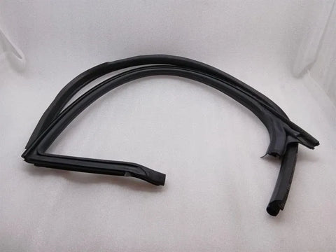 Ferrari F8 F142MFL right door seal set 86743200 right door seals set