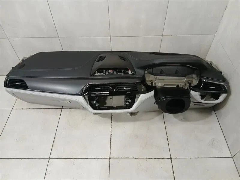 BMW 5 SERIES F90 G30 M5 DASHBOARD ALL LEATHER 51458074923 RIGHT HAND DRIVE RHD