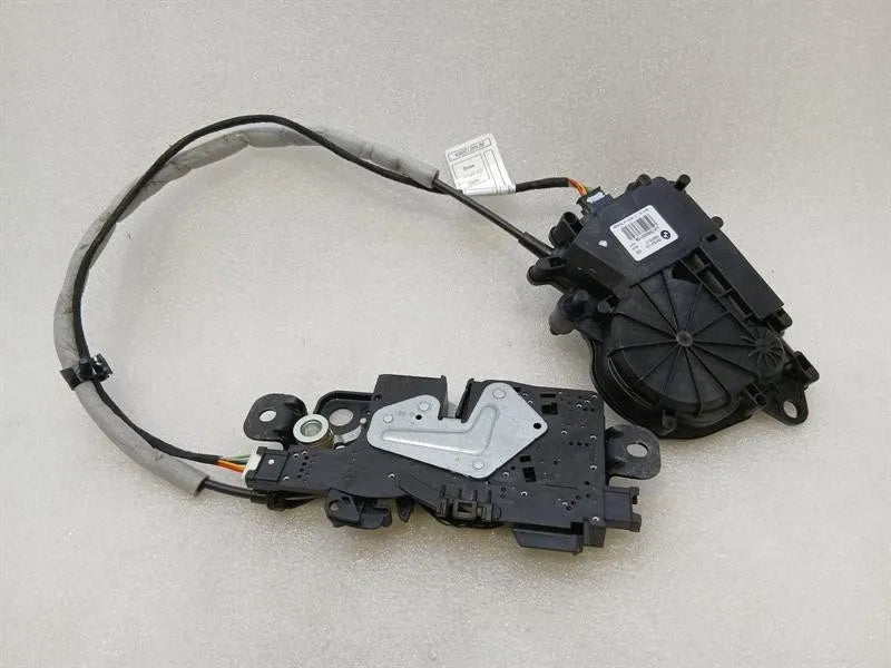 BMW 5 Series F90 G30 M5 Boot Lock 7383561 Tailgate Lock
