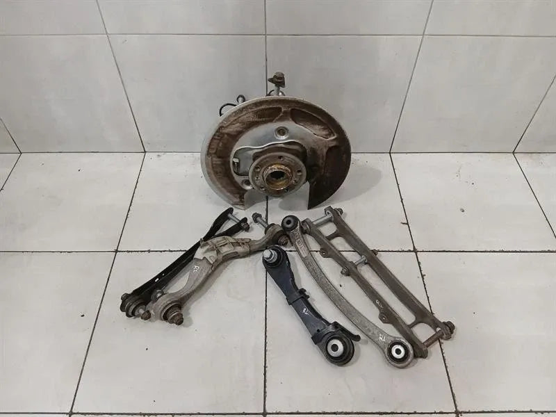 BMW 5 Series F90 G30 M5 Left Rear Hub 33309503995 Wheel Bearing Housing Rear Li SET