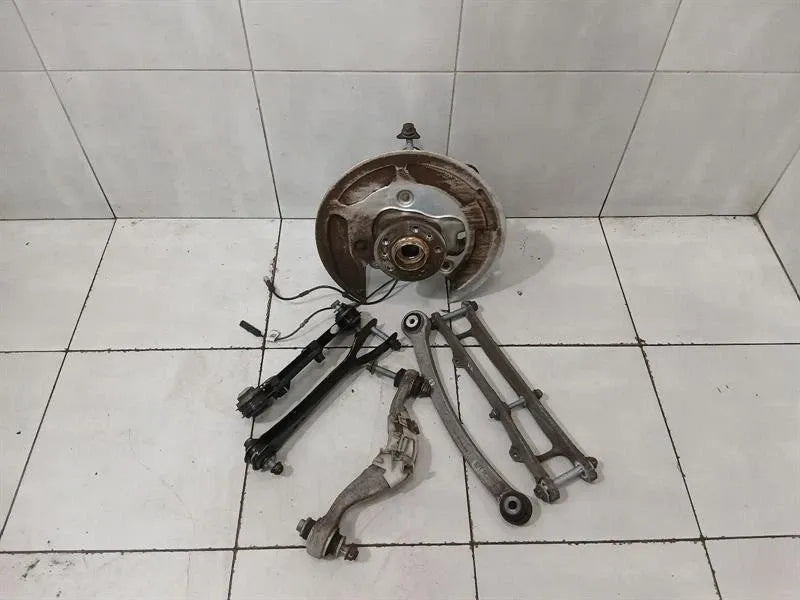 BMW 5 Series F90 G30 M5 Right Rear Hub 33309503996 Wheel Bearing Housing Rear Re SET