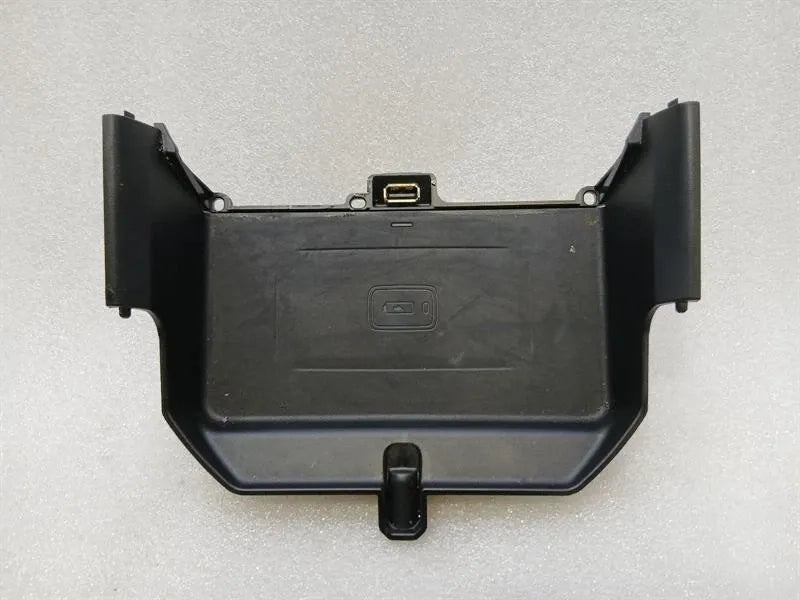 BMW 5 Series F90 G30 M5 Phone Charger 6801509 Wireless Charger