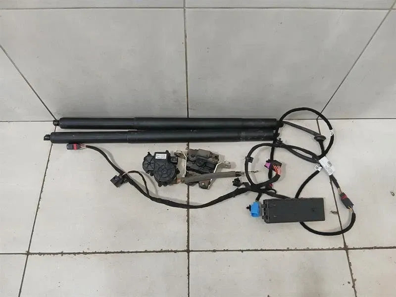 Porsche Panamera 976 G3 boat lid strut 976827851B gas pressure damper tailgate