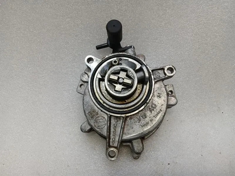 Porsche Panamera 976 G3 2024-2026 Vacuum Pump 06M145100Q Vacuum Pump