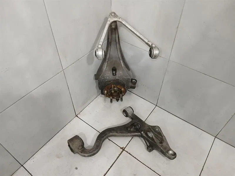 Aston Martin Vanquish S 04-07 V12 Left Front Hub 1R12-233223-AD Front Left SET