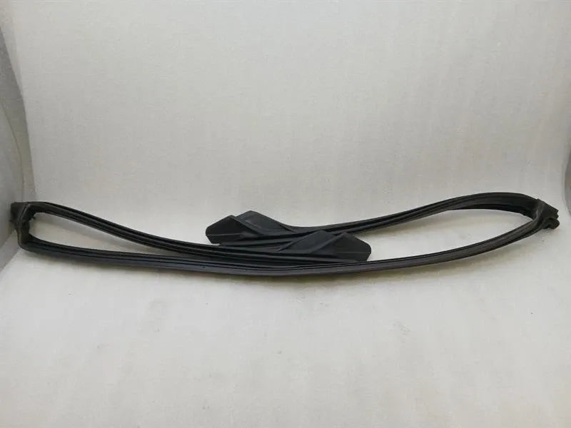Chevrolet Corvette C8 windshield seal 84820761 windscreen seal convertible