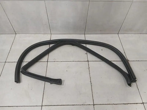 Ferrari 488 F142M left door seal set 86743300 left door seals set