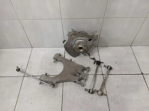 Ferrari F8 F142MFL Right Rear Hub 843963 Wheel Bearing Housing Rear Right Set