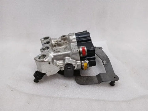 McLaren 650S Spider 14-17 Hydraulic Valve 11B1302CP Hydraulic Valve