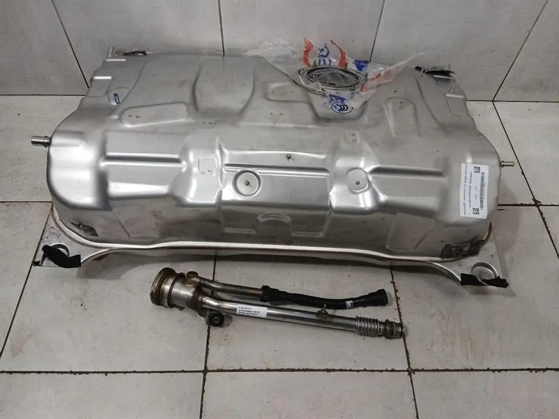 Mercedes GT R190 Roadster Fuel Tank A1904700500 Fuel Tank