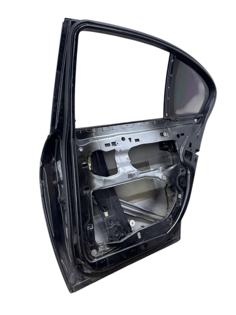 7202084 Door Rear Right BMW 7 (E65, E66) (2001-2009)