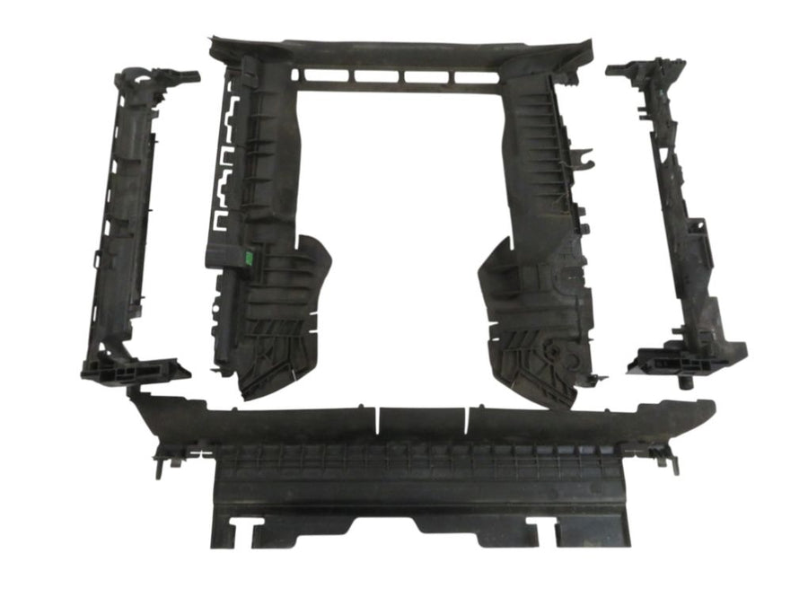 A2135050030 A2135050130 A0995041800 A0995042000 A2135050130 Radiator shroud MERCEDES-BENZ E-CLASS (W213) (2016-2023)