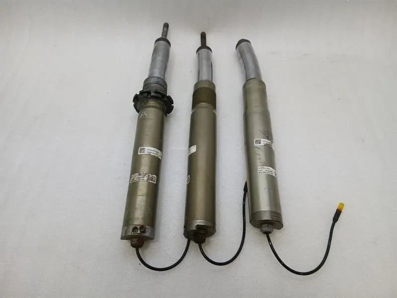 Porsche 911 991 Shock Absorber Front Set of 3 991343045B4 for parts only defect