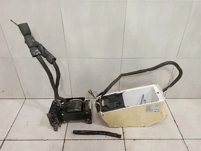 MAYBACH 62 V240 A2408300160 REFRIGERATOR IN REAR
