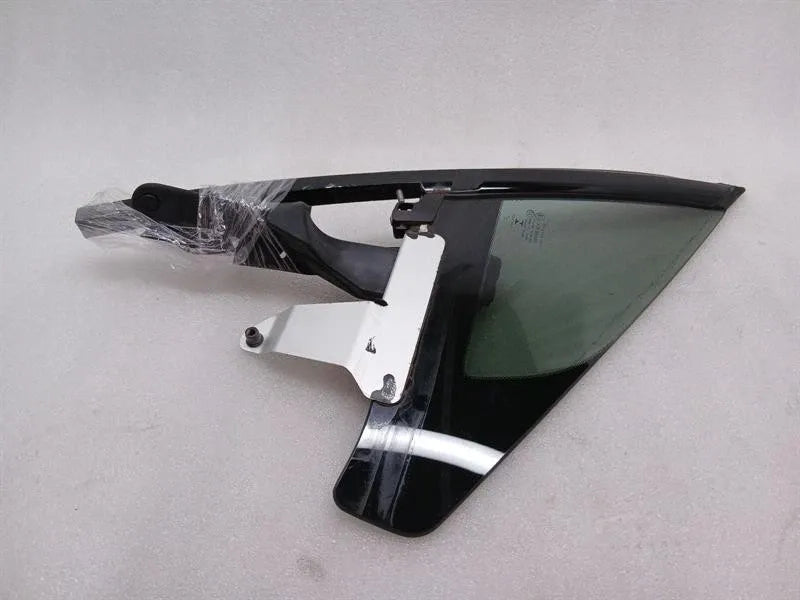 Aston Martin Vanquish AM310 Right 1/4 Glass CD33-C262A36-BB Door Panel 1/4 Right