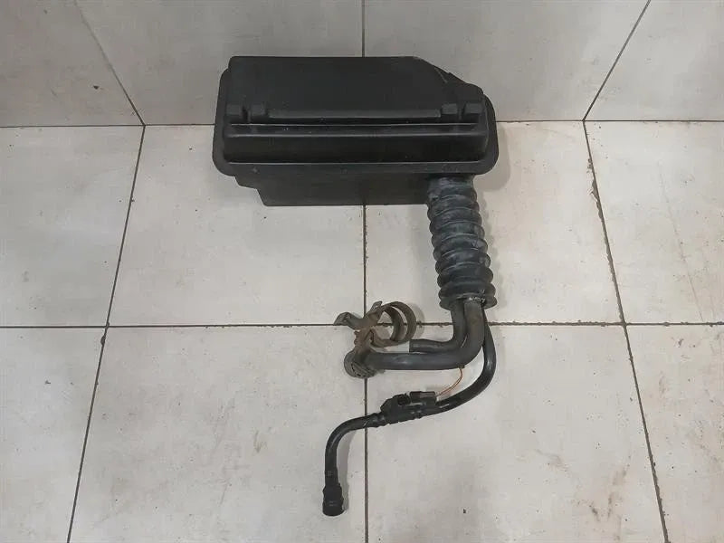 Aston Martin Vanquish S 04-07 V12 Reservoir F5RX-9D653-FC EVAP Tank