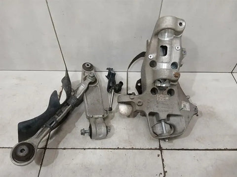 Porsche Cayman 718 GT4 Right Front Hub 99134195880 Wheel Bearing Housing Front Right