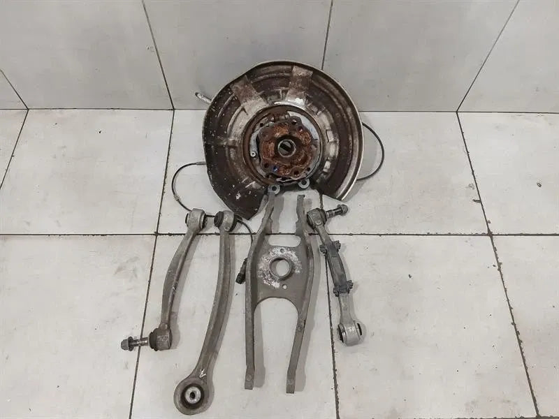 BMW M4 F82 Right Rear Hub 2284796 Wheel Bearing Housing Rear Right SET SET