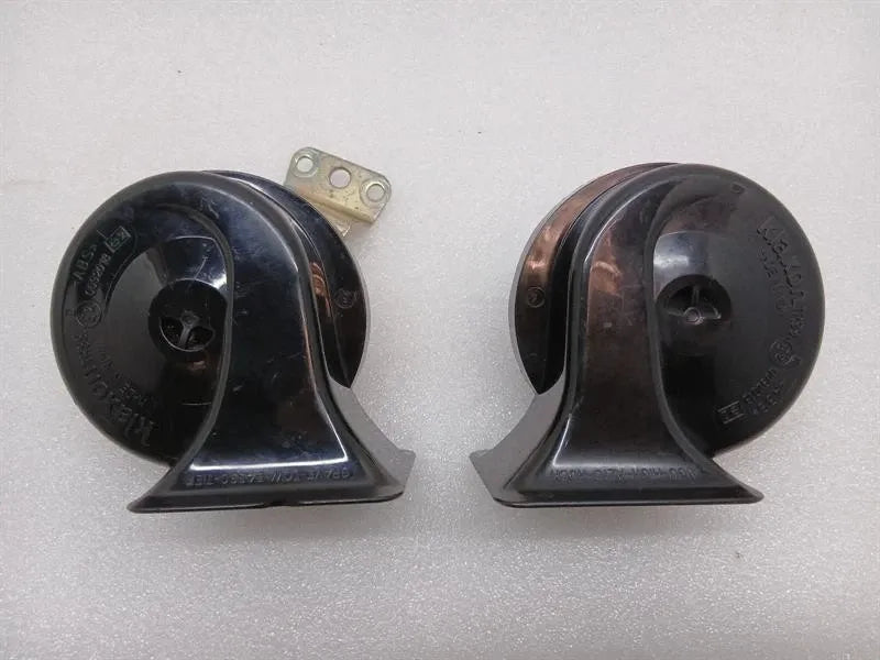 Aston Martin Vanquish S 04-07 V12 Horn 1R12-373942-AA Horn Fanfare