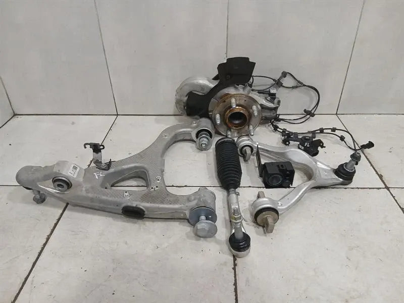 Chevrolet Corvette C8 Left Front Hub 84612177 Wheel Bearing Housing Front Left Z51