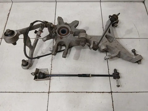 Aston Martin Vanquish S 04-07 V12 Rear Hub 5R13-5A971-AA Rear Wheel Bearing Housing