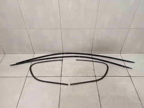 Maserati Granturismo M145 Black Side Profile Moulding Set 82075200 Strip Set