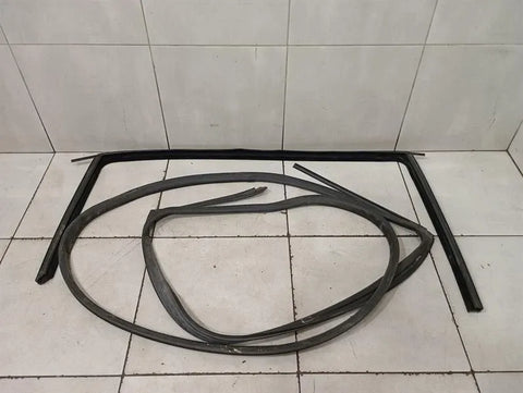 Maybach 62 V240 door seal A2407300478 door seals door surround right rear