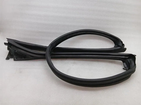 FERRARI CALIFORNIA T F149 14-17 DOOR SEAL 69758000 WINDSCREEN SEALS