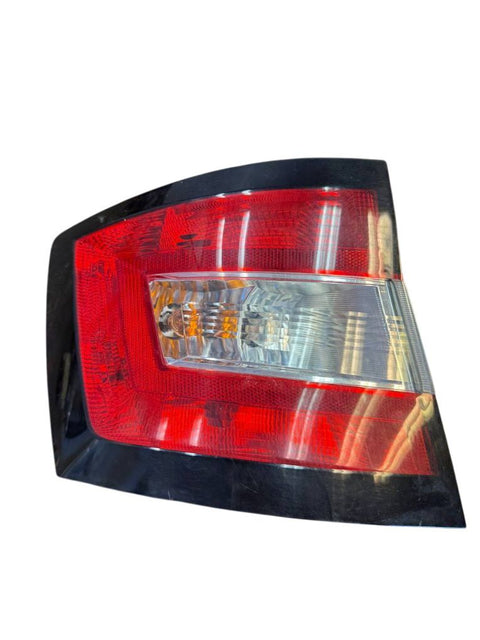 Rückleuchte links 6V9945095 SKODA FABIA III (NJ3) (2014-2021)