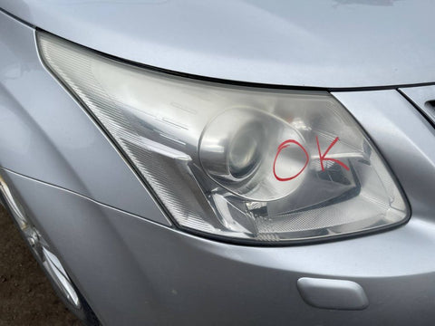 Headlight right TOYOTA AVENSIS (T270) (2009-2018)