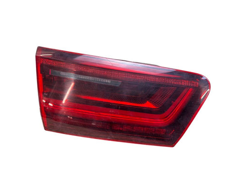 lampa tylna wewnętrzna lewa 4G9945093F AUDI A6 / A6 ALLROAD (C7, 4G) (2010-2018)