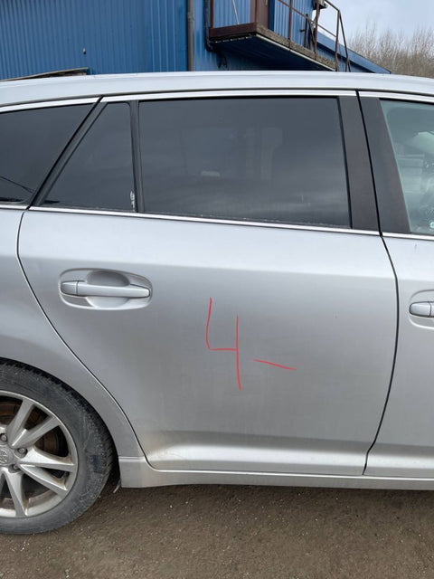 дверь задняя правая TOYOTA AVENSIS (T270) (2009-2018)