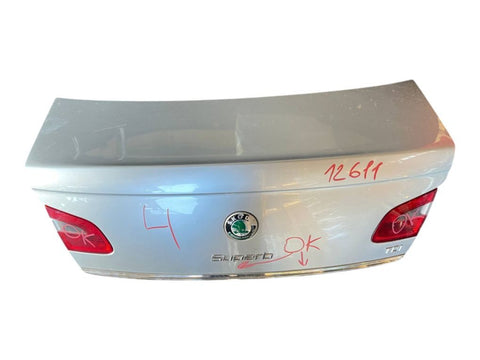 3T5827025A Bootlid / tailgate SKODA SUPERB II (3T4, 3T5) (2008-2015)